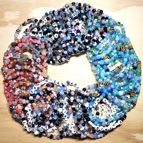 The "One of Each" Bundle- Taylor Swift Friendship Bracelets (50 total) - Picture 4 of 9